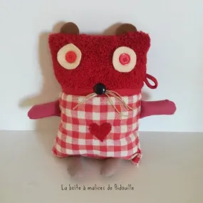 Doudou au petit coeur - rouge et écru