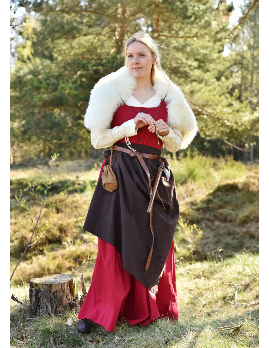 Robe médiévale sans manches rouge Lene ⚔️ Boutique Épées
